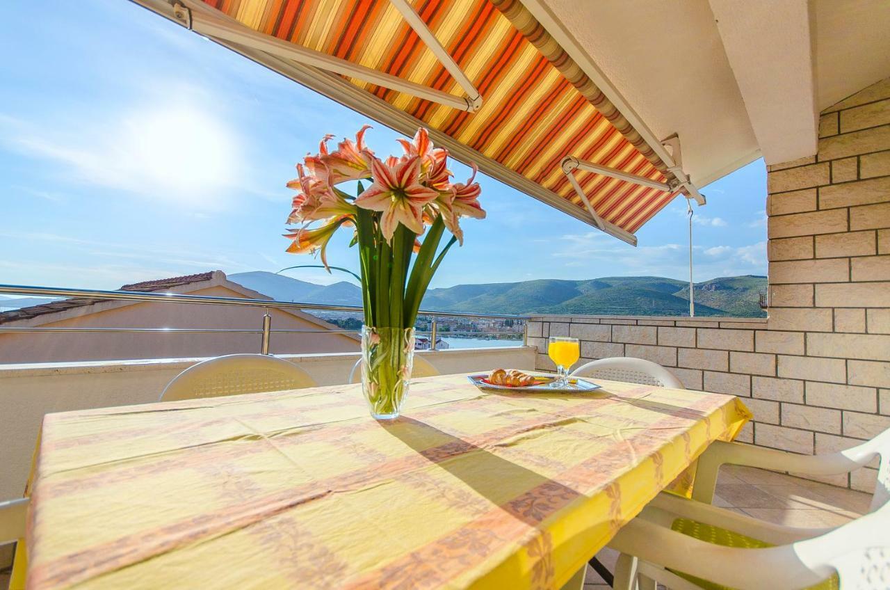 Apartment Ive Trogir Exteriör bild