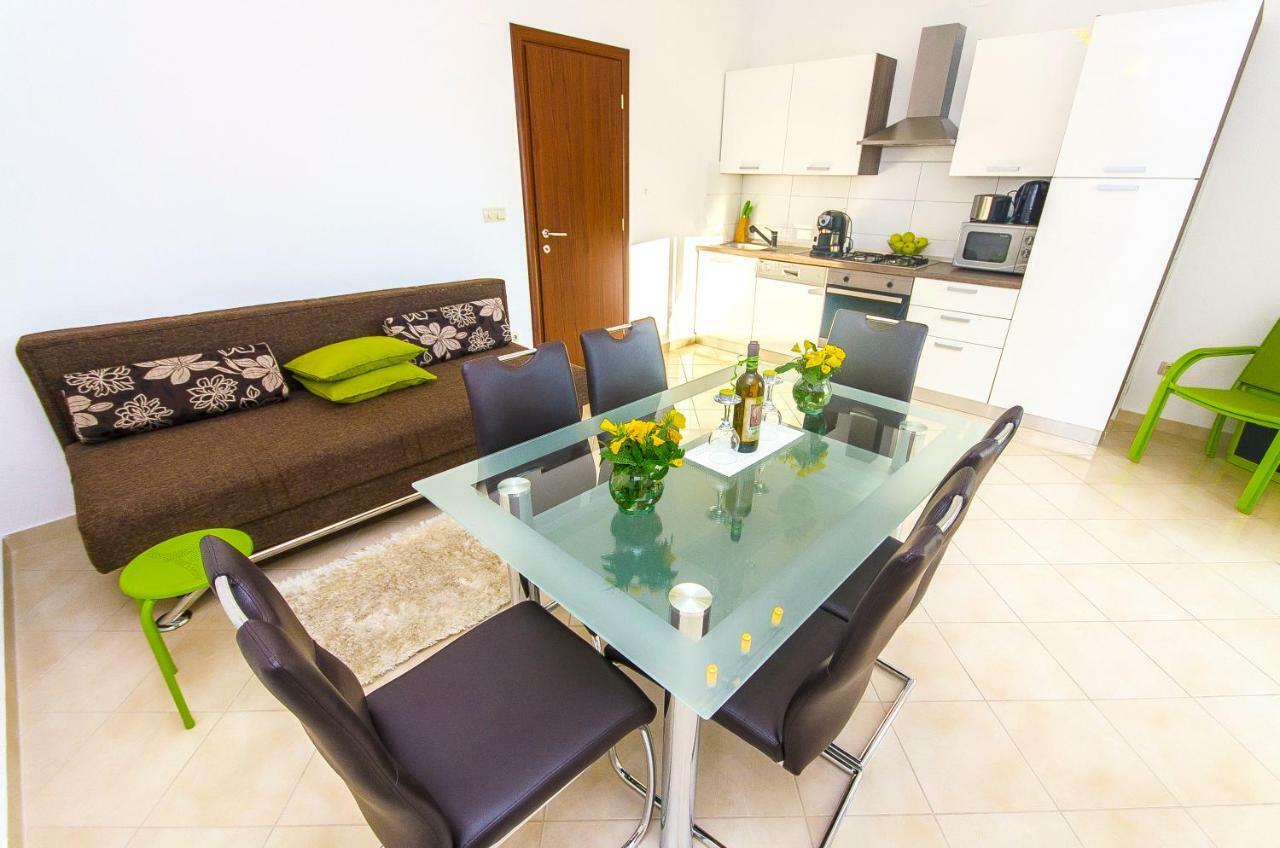Apartment Ive Trogir Exteriör bild