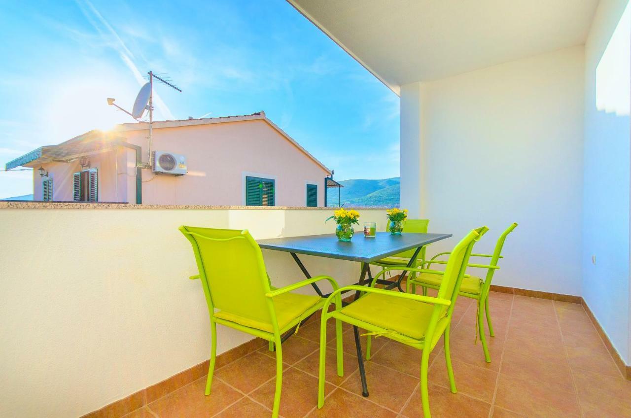 Apartment Ive Trogir Exteriör bild